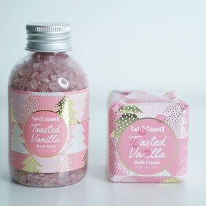 Kit of toasted vanilla bath salts and bath fizzer